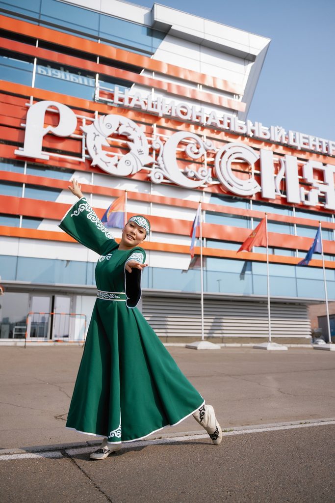 Давайте еще раз вспомним эти прекрасные дни — наполненные встречами, общением и яркими событиями.